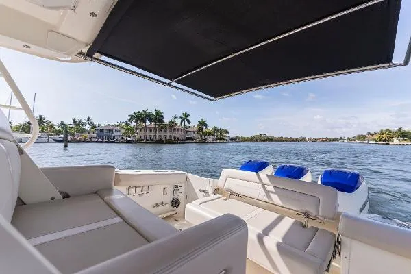 Slide: The Image of Boston Whaler 350 Realm 2019 - 10