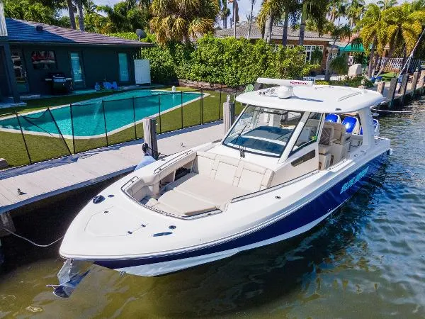 Slide: The Image of Boston Whaler 350 Realm 2019 - 5
