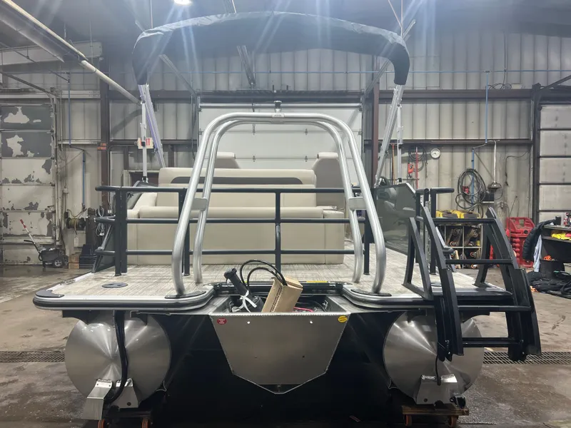 Slide: The Image of Bentley Pontoons Legacy 200HP Swingback 223 Tritoon 2026 - 35