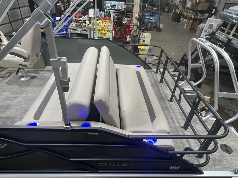 Slide: The Image of Bentley Pontoons Legacy 200HP Swingback 223 Tritoon 2026 - 4