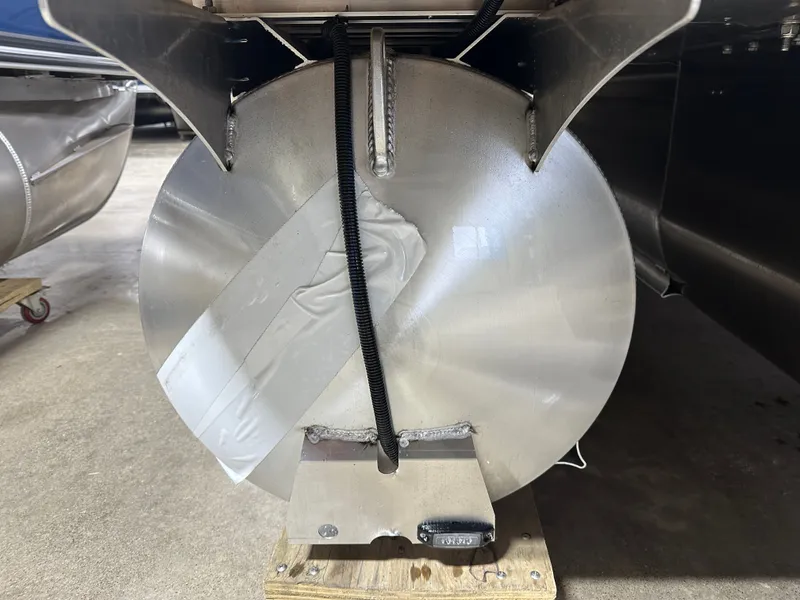 Slide: The Image of Bentley Pontoons Elite 200HP 223 Admiral Quad Lounge Tritoon 2025 - 13