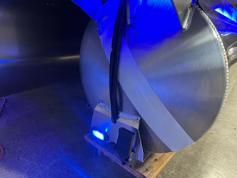 Slide: The Image of Bentley Pontoons Elite 200HP 223 Admiral Quad Lounge Tritoon 2025 - 17