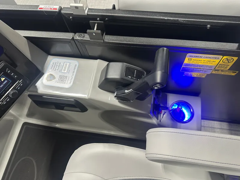 Slide: The Image of Bentley Pontoons Elite 200HP 223 Admiral Quad Lounge Tritoon 2025 - 31