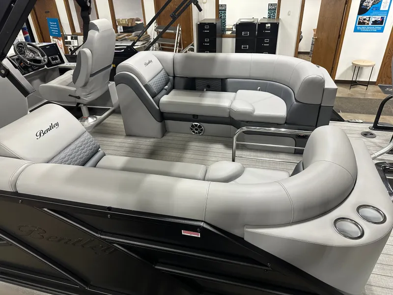 Slide: The Image of Bentley Pontoons Elite 200HP 223 Admiral Quad Lounge Tritoon 2025 - 4