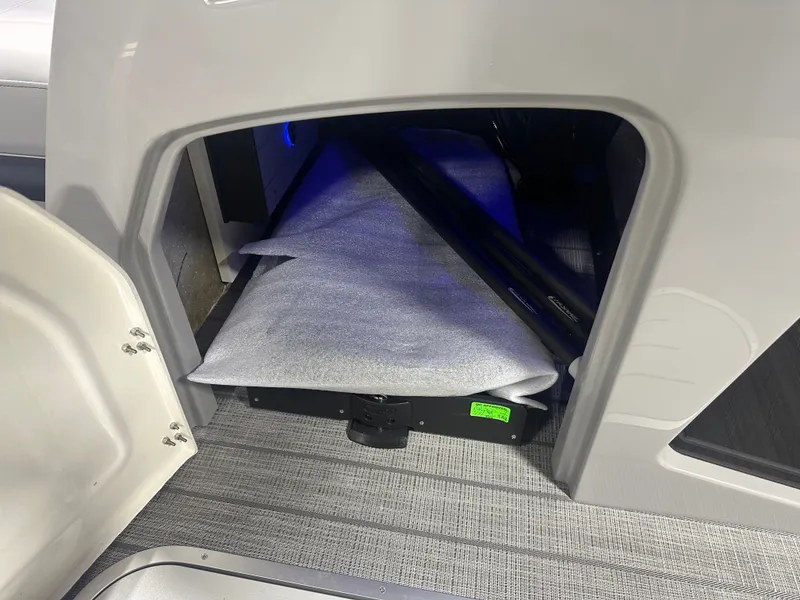 Slide: The Image of Bentley Pontoons Elite 200HP 223 Admiral Quad Lounge Tritoon 2025 - 46