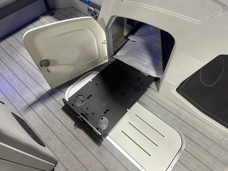 Slide: The Image of Bentley Pontoons Elite 200HP 223 Admiral Quad Lounge Tritoon 2025 - 47