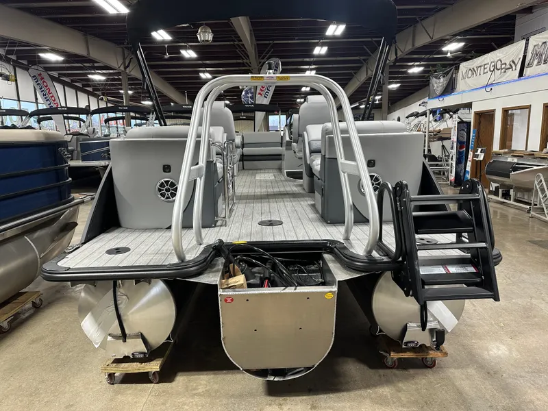 Slide: The Image of Bentley Pontoons Elite 200HP 223 Admiral Quad Lounge Tritoon 2025 - 5