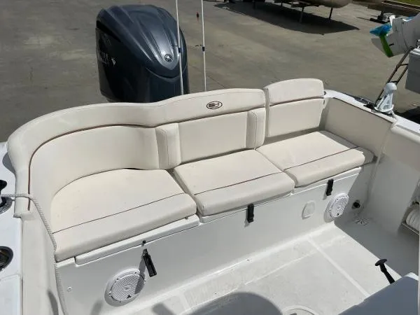 Slide: The Image of Sea Hunt 234 ultra 2022 - 10