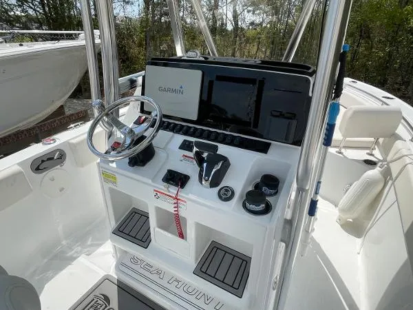 Slide: The Image of Sea Hunt 234 ultra 2022 - 8