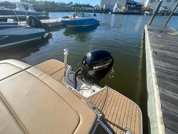Slide: The Image of Sea Ray 230SPO 2022 - 8