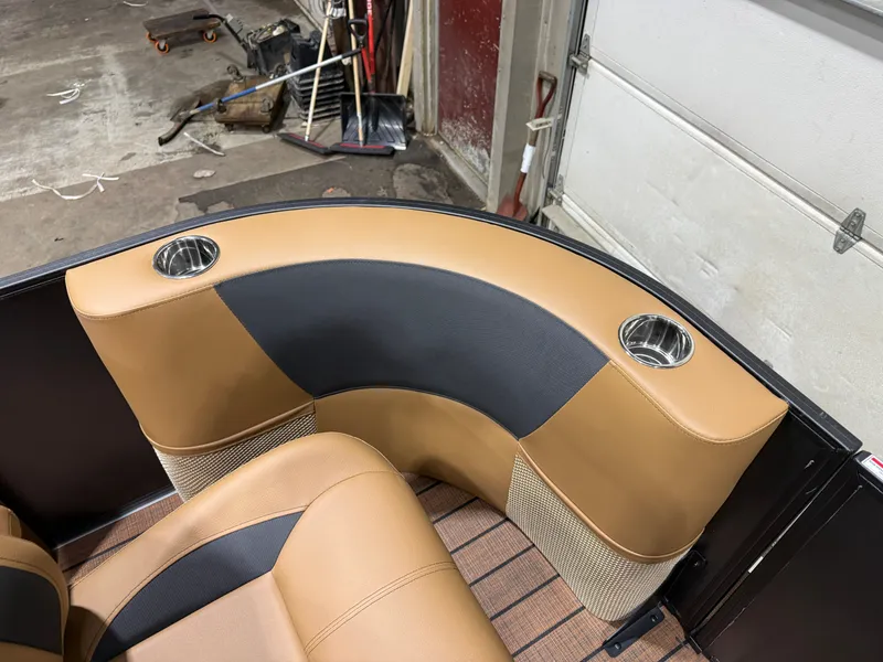 Slide: The Image of Bentley Pontoons Legacy 200HP Navigator DL 223 Quad Lounge Tritoon & Honda 4-Stroke EFI 2026 - 32