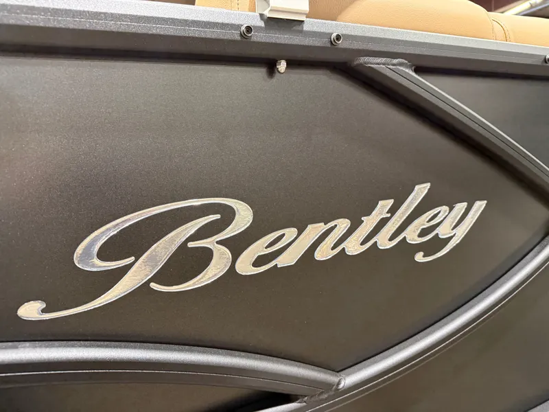 Slide: The Image of Bentley Pontoons Legacy 200HP Navigator DL 223 Quad Lounge Tritoon & Honda 4-Stroke EFI 2026 - 36