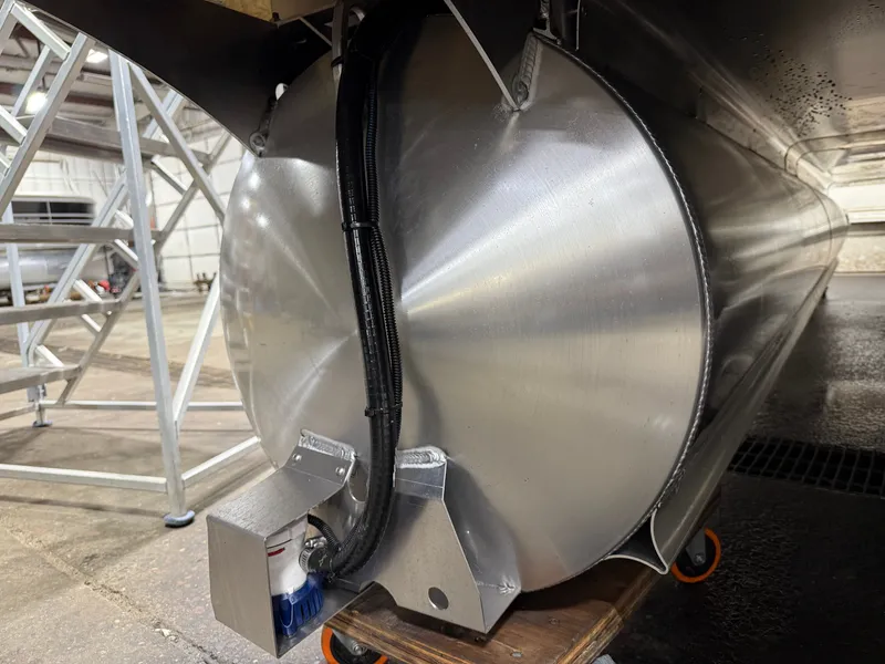 Slide: The Image of Bentley Pontoons Legacy 200HP Navigator DL 223 Quad Lounge Tritoon & Honda 4-Stroke EFI 2026 - 37