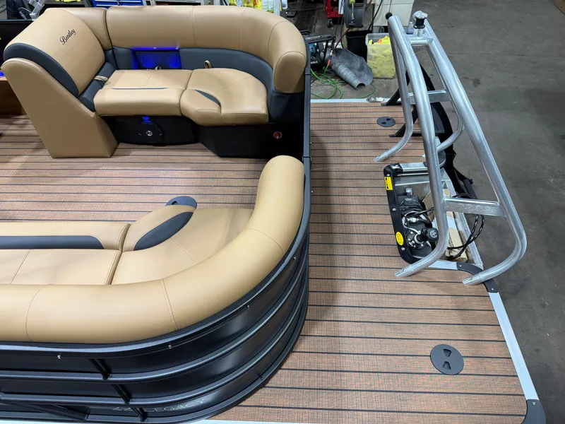 Slide: The Image of Bentley Pontoons Legacy 200HP Navigator DL 223 Quad Lounge Tritoon & Honda 4-Stroke EFI 2026 - 5