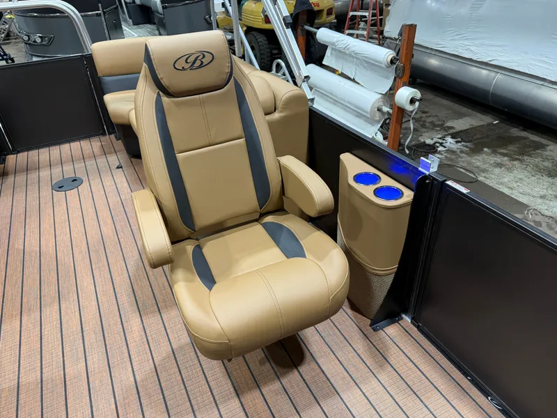 Slide: The Image of Bentley Pontoons Legacy 200HP Navigator 223 Quad Lounge Tritoon 2026 - 10