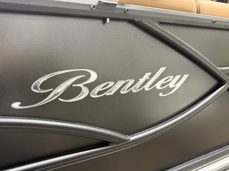 Slide: The Image of Bentley Pontoons Legacy 200HP Navigator 223 Quad Lounge Tritoon 2026 - 36
