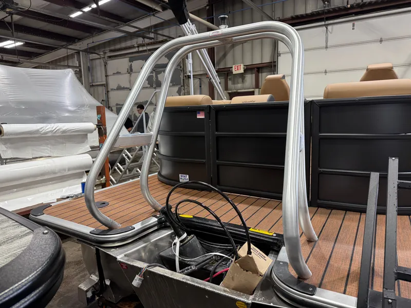 Slide: The Image of Bentley Pontoons Legacy 200HP Navigator 223 Quad Lounge Tritoon 2026 - 40