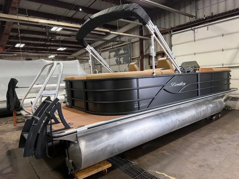 Slide: The Image of Bentley Pontoons Legacy 200HP Navigator 223 Quad Lounge Tritoon 2026 - 41