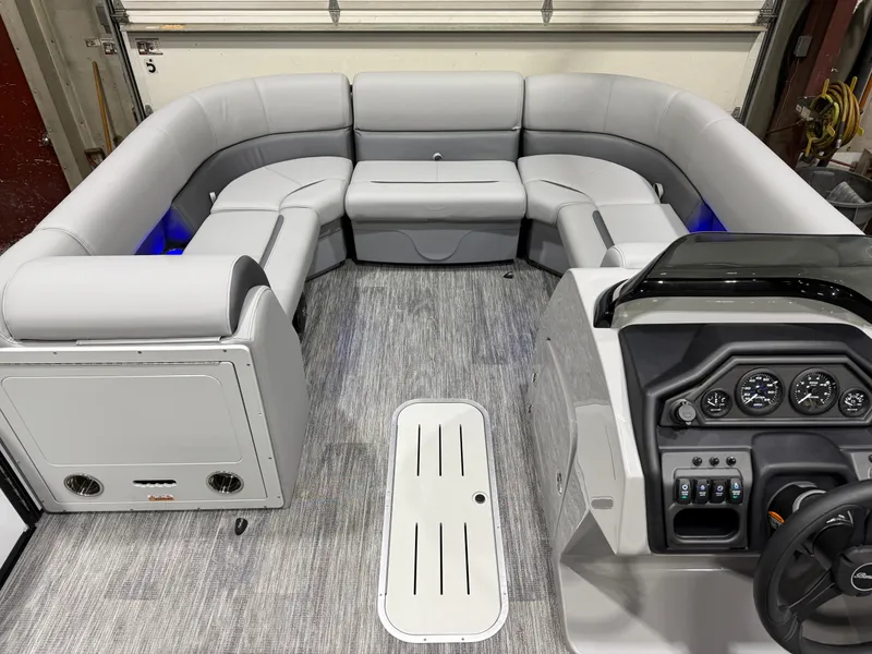 Slide: The Image of Bentley Pontoons Legacy 200HP Navigator 223 Quad Lounge Tritoon 2026 - 10