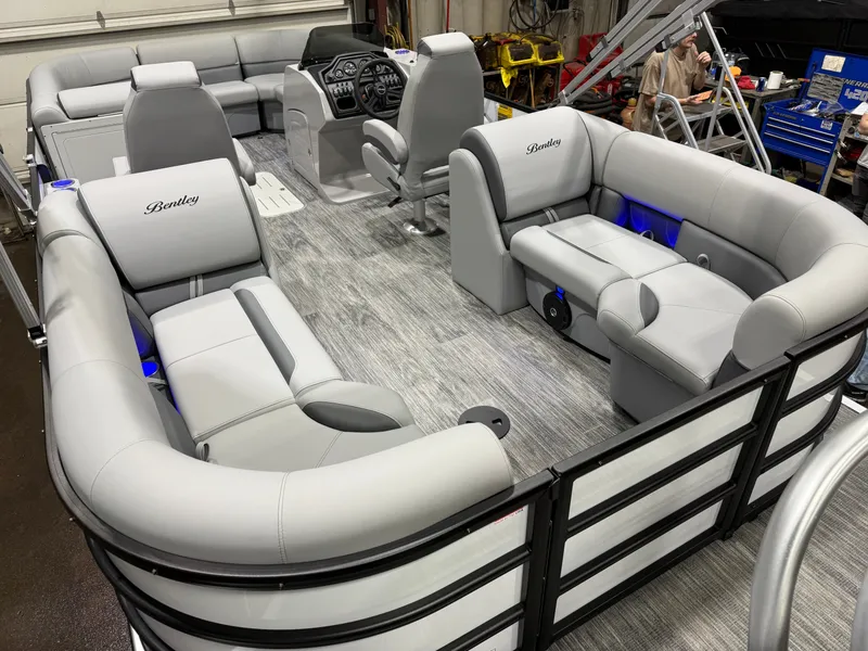Slide: The Image of Bentley Pontoons Legacy 200HP Navigator 223 Quad Lounge Tritoon 2026 - 23
