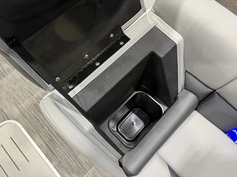 Slide: The Image of Bentley Pontoons Legacy 200HP Navigator 223 Quad Lounge Tritoon 2026 - 29