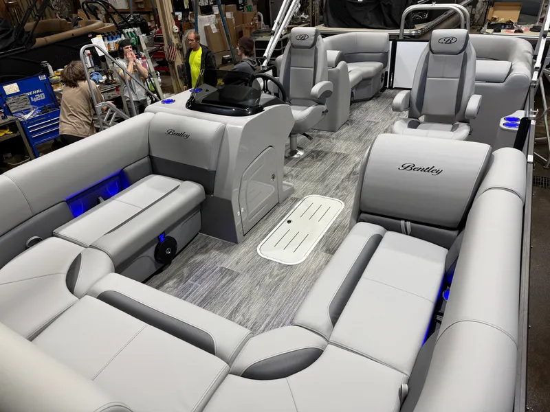 Slide: The Image of Bentley Pontoons Legacy 200HP Navigator 223 Quad Lounge Tritoon 2026 - 31