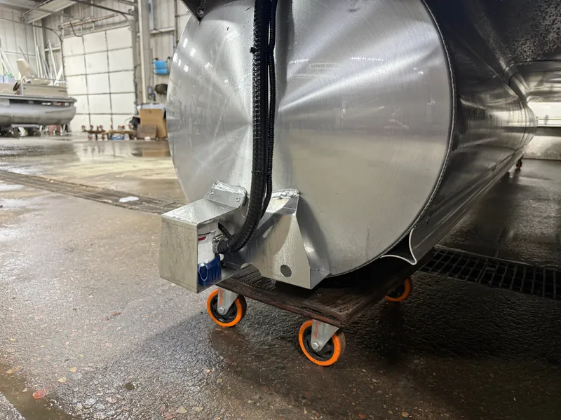 Slide: The Image of Bentley Pontoons Legacy 200HP Navigator 223 Quad Lounge Tritoon 2026 - 43