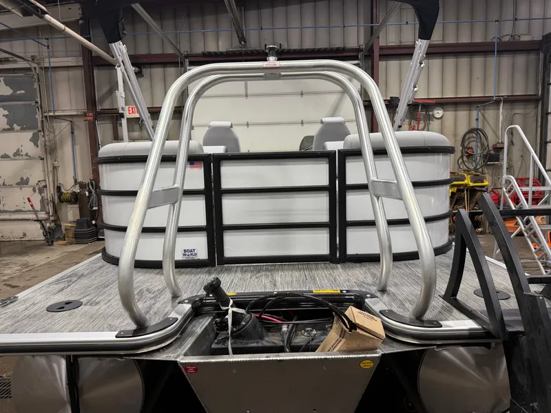 Slide: The Image of Bentley Pontoons Legacy 200HP Navigator 223 Quad Lounge Tritoon 2026 - 46