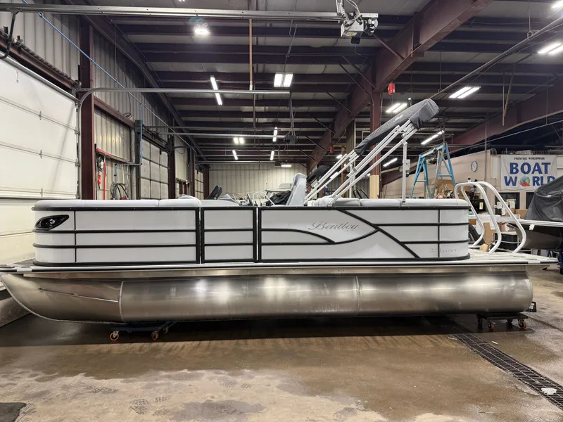 Slide: The Image of Bentley Pontoons Legacy 200HP Navigator 223 Quad Lounge Tritoon 2026 - 50