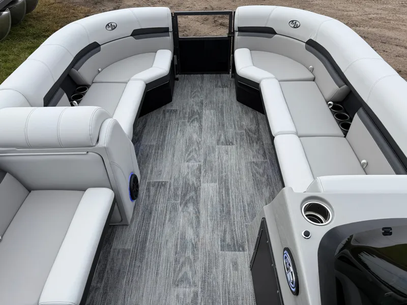 Slide: The Image of Montego Bay 150HP Quad Lounge 8522 Tritoon 2026 - 10