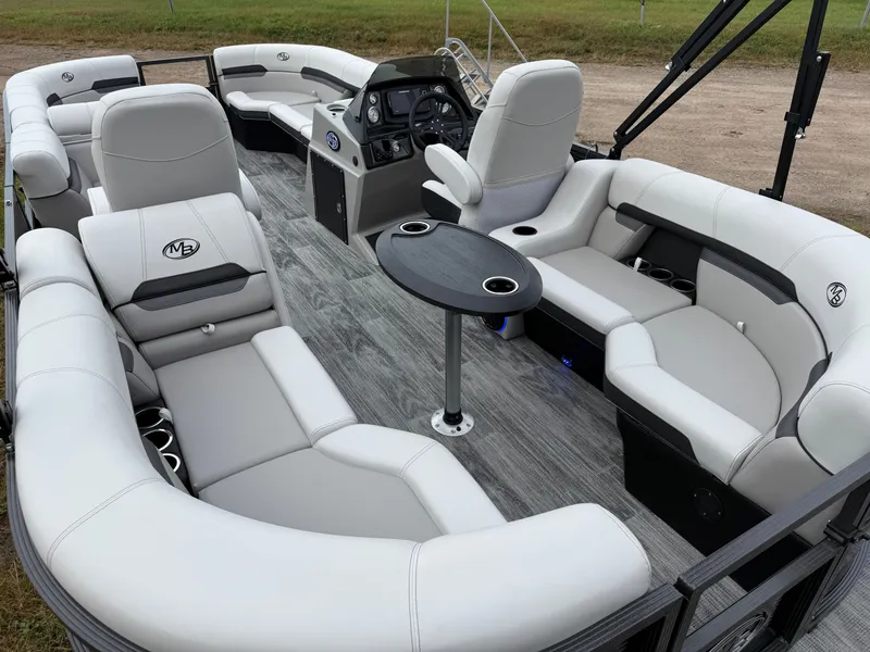 Slide: The Image of Montego Bay 150HP Quad Lounge 8522 Tritoon 2026 - 22