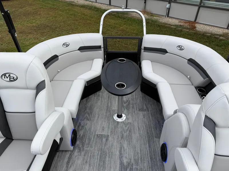 Slide: The Image of Montego Bay 150HP Quad Lounge 8522 Tritoon 2026 - 23
