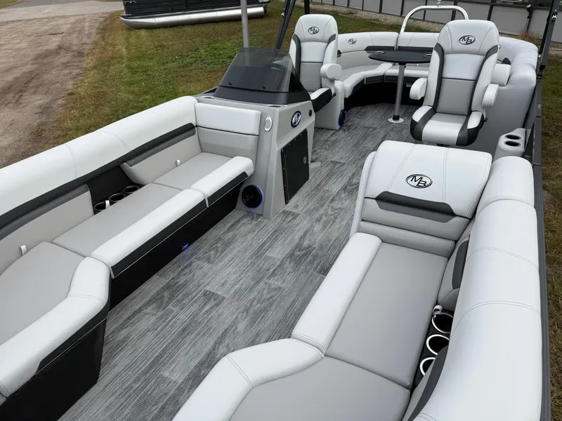 Slide: The Image of Montego Bay 150HP Quad Lounge 8522 Tritoon 2026 - 30