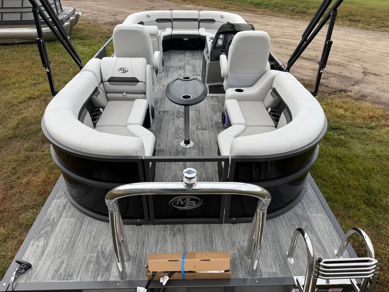 Slide: The Image of Montego Bay 150HP Quad Lounge 8522 Tritoon 2026 - 6