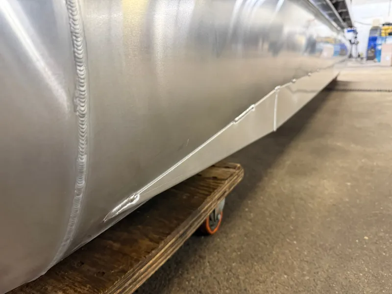 Slide: The Image of Montego Bay 150HP DL Quad Lounge 8522 Tritoon 2026 - 32