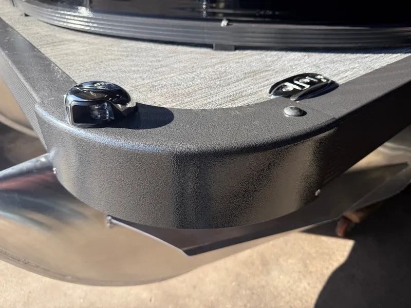 Slide: The Image of Montego Bay 150HP DL Quad Lounge 8522 Tritoon 2026 - 40