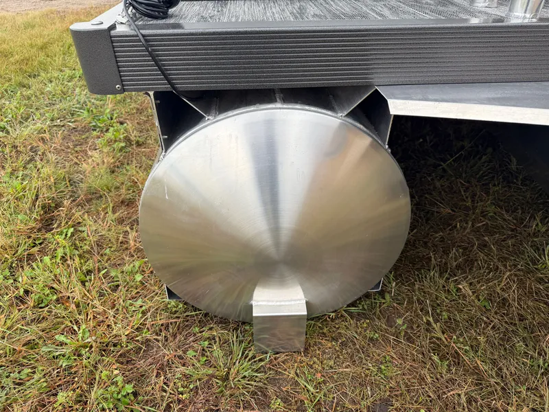 Slide: The Image of Montego Bay 150HP Fish & Cruise 8522 Tritoon 2026 - 43