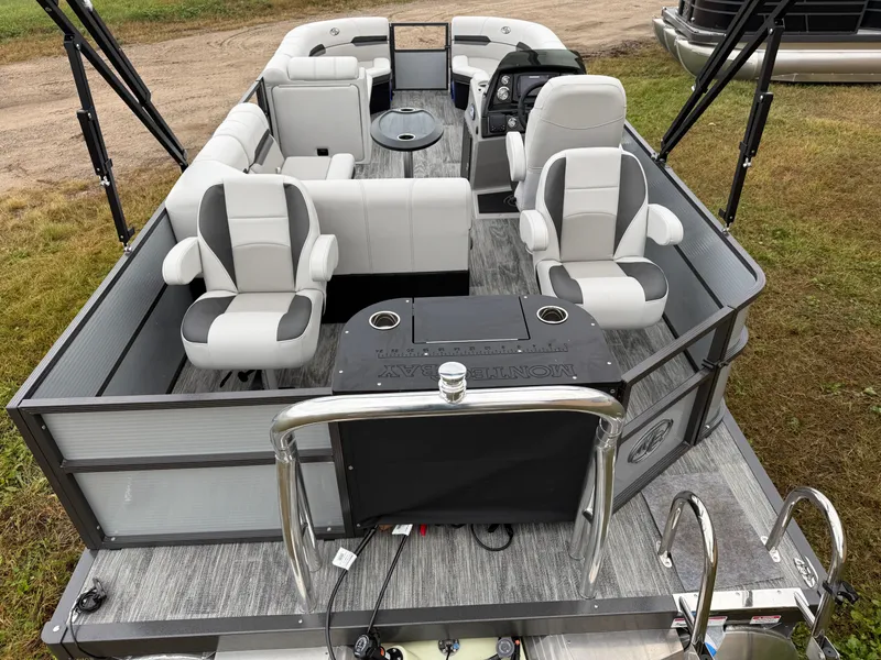 Slide: The Image of Montego Bay 150HP Fish & Cruise 8522 Tritoon 2026 - 5