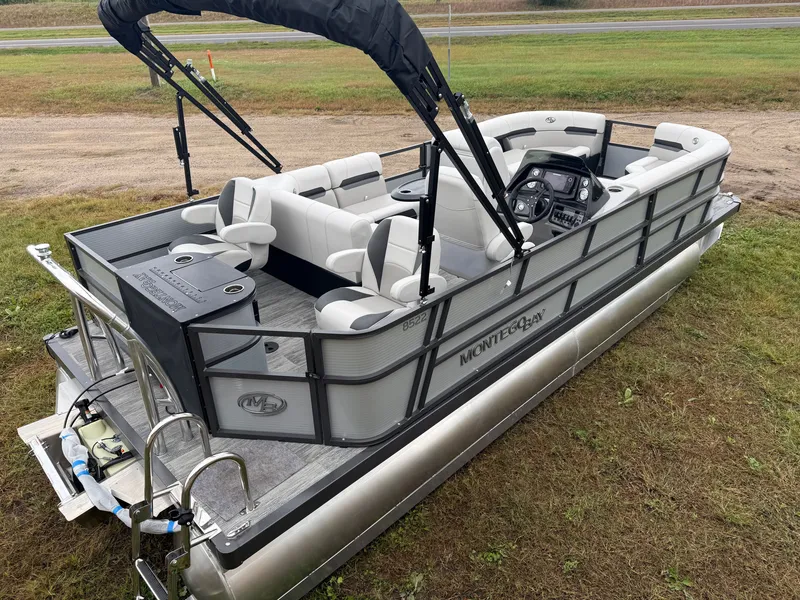 Slide: The Image of Montego Bay 150HP Fish & Cruise 8522 Tritoon 2026 - 7