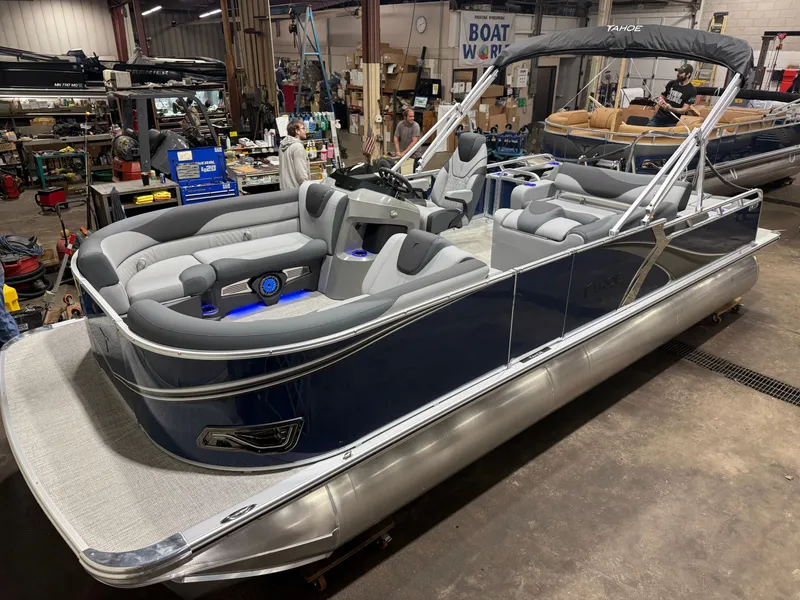 Slide: The Image of Tahoe LTZ 200HP VRB 2385 Swingback Tritoon 2026 - 2