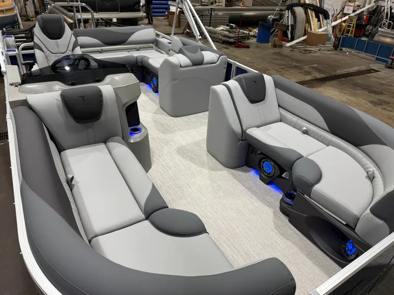 Slide: The Image of Tahoe LTZ 200HP VRB 2385 Swingback Tritoon 2026 - 38