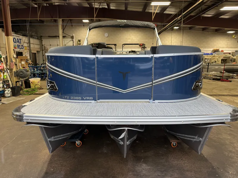 Slide: The Image of Tahoe LTZ 200HP VRB 2385 Swingback Tritoon 2026 - 41