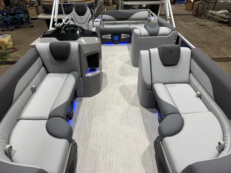 Slide: The Image of Tahoe LTZ 200HP VRB 2385 Swingback Tritoon 2026 - 6