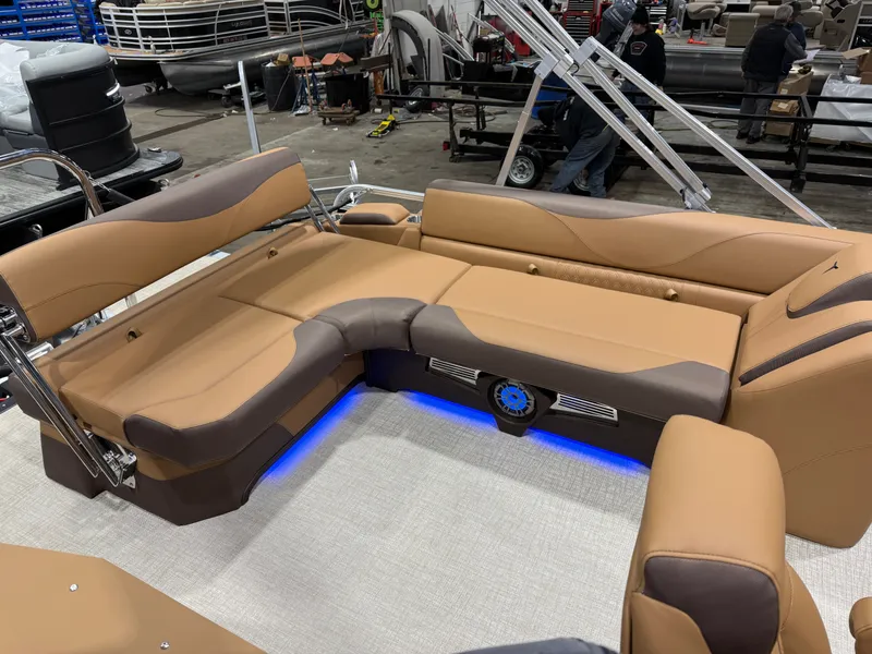 Slide: The Image of Tahoe LTZ 200HP CRB 2385 Cruise Rear Bench Tritoon 2026 - 19