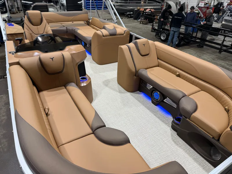 Slide: The Image of Tahoe LTZ 200HP CRB 2385 Cruise Rear Bench Tritoon 2026 - 34