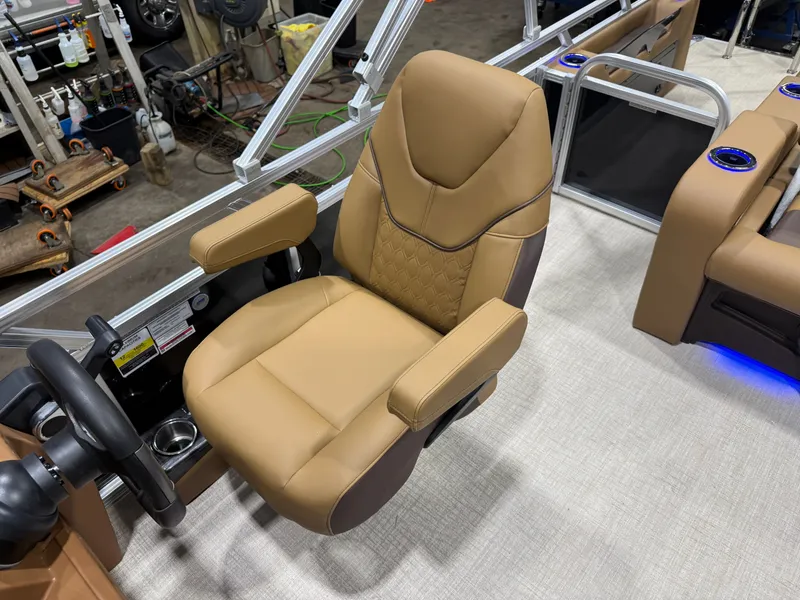 Slide: The Image of Tahoe Sport 200HP VRB 2385 Swingback Tritoon 2026 - 10