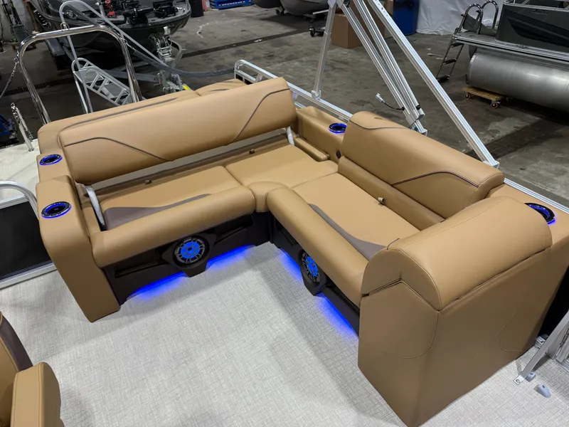 Slide: The Image of Tahoe Sport 200HP VRB 2385 Swingback Tritoon 2026 - 16