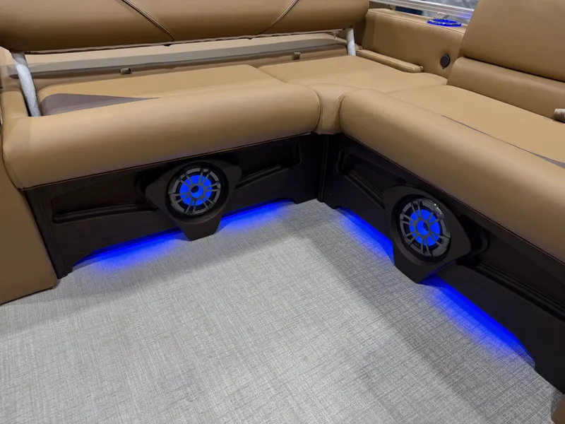 Slide: The Image of Tahoe Sport 200HP VRB 2385 Swingback Tritoon 2026 - 24