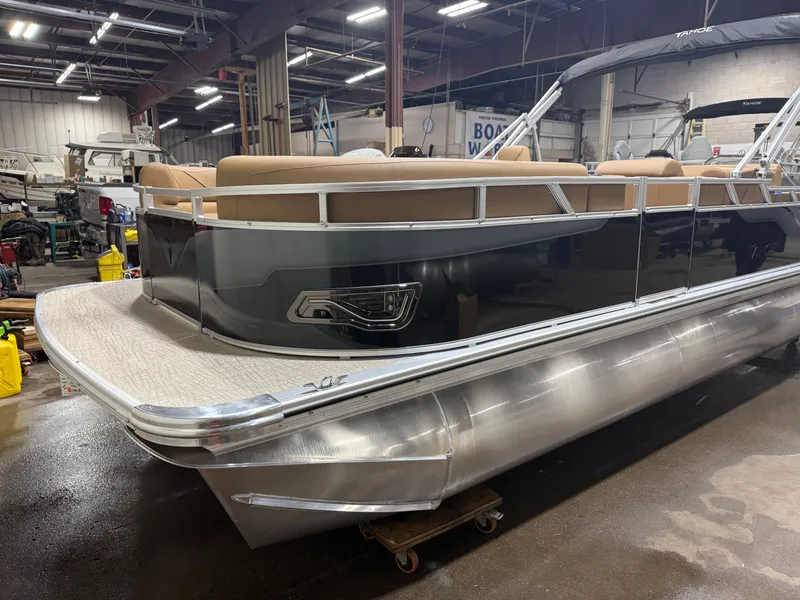 Slide: The Image of Tahoe Sport 200HP VRB 2385 Swingback Tritoon 2026 - 36