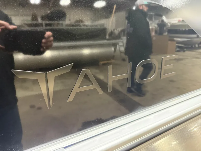 Slide: The Image of Tahoe Sport 200HP VRB 2385 Swingback Tritoon 2026 - 38